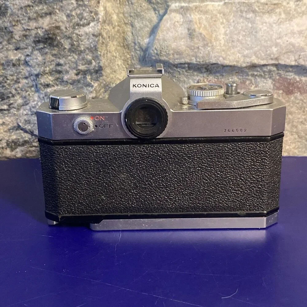 Vintage KONICA AUTOREFLEX T 35mm SLR Film Camera and Lens - UNTESTED